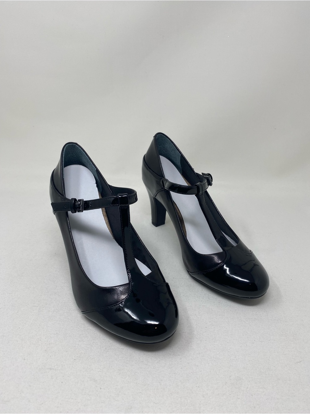 Giani Bernini Vineza Black Patent T-Strap Block Heel Pumps Size 7.5M